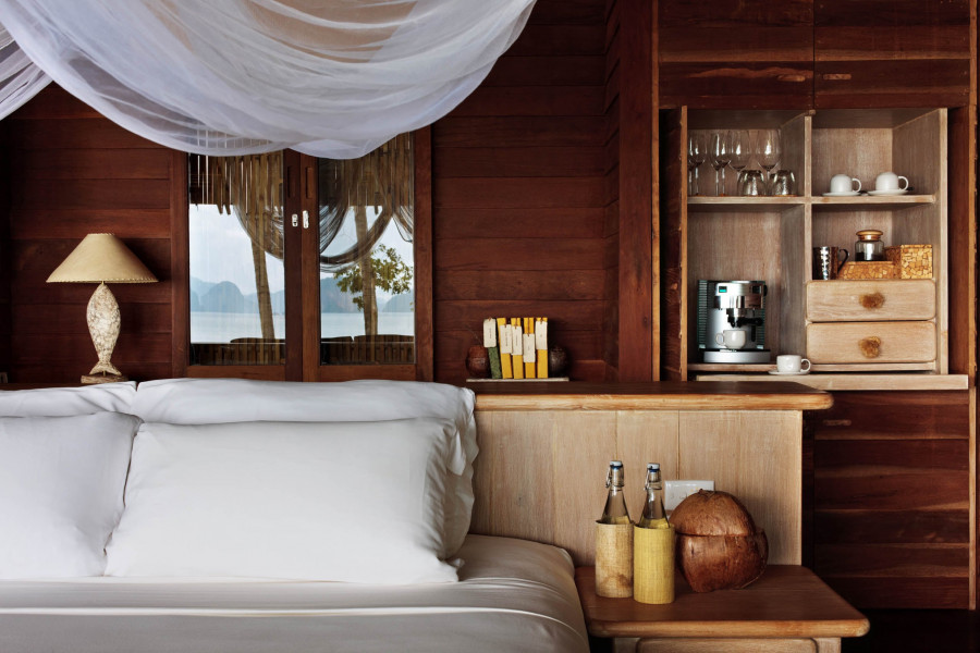 Beachfront Pool Villa Suite